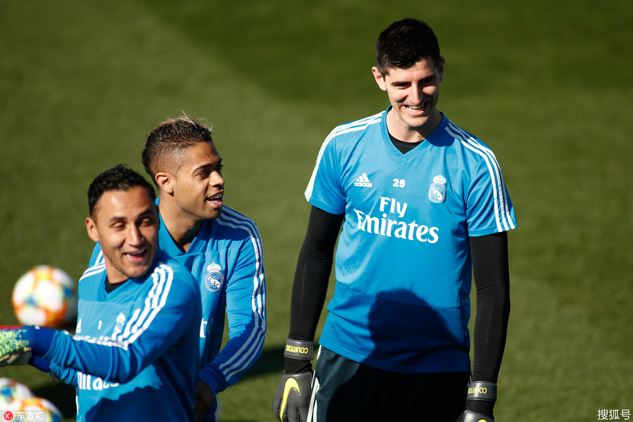 包含集结日萨克拉门托国王备战国王杯，篮板制胜细节曝光，态度坚定，团队化学反应显著的词条