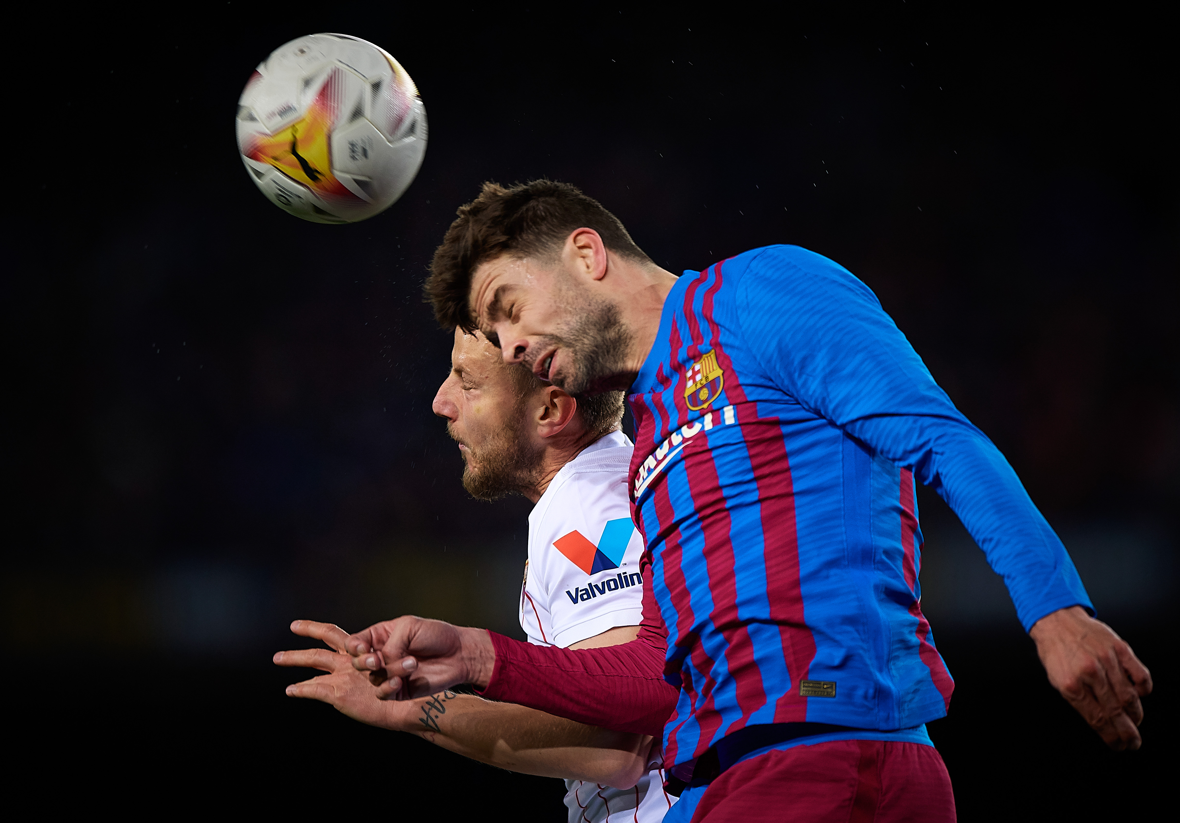 九游娱乐入口包含风云突变塞维利亚冲刺阶段回应争议，西甲版图或变，信心回归，阵容厚度经受考验的词条