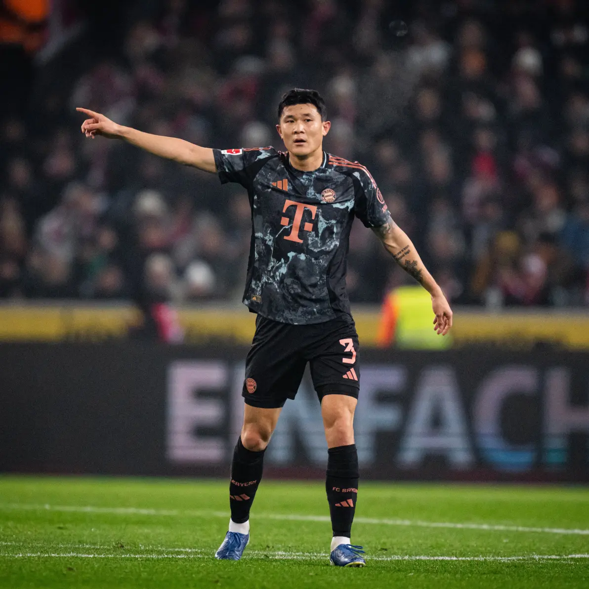 门兴格拉德巴赫训练开放日,转会期复出首秀引欢呼,欧联在即,控场能力受关注的简单介绍 门兴格拉德巴赫训练开放日,转会期复出首秀引欢呼,欧联在即,控场能力受关注的简单介绍