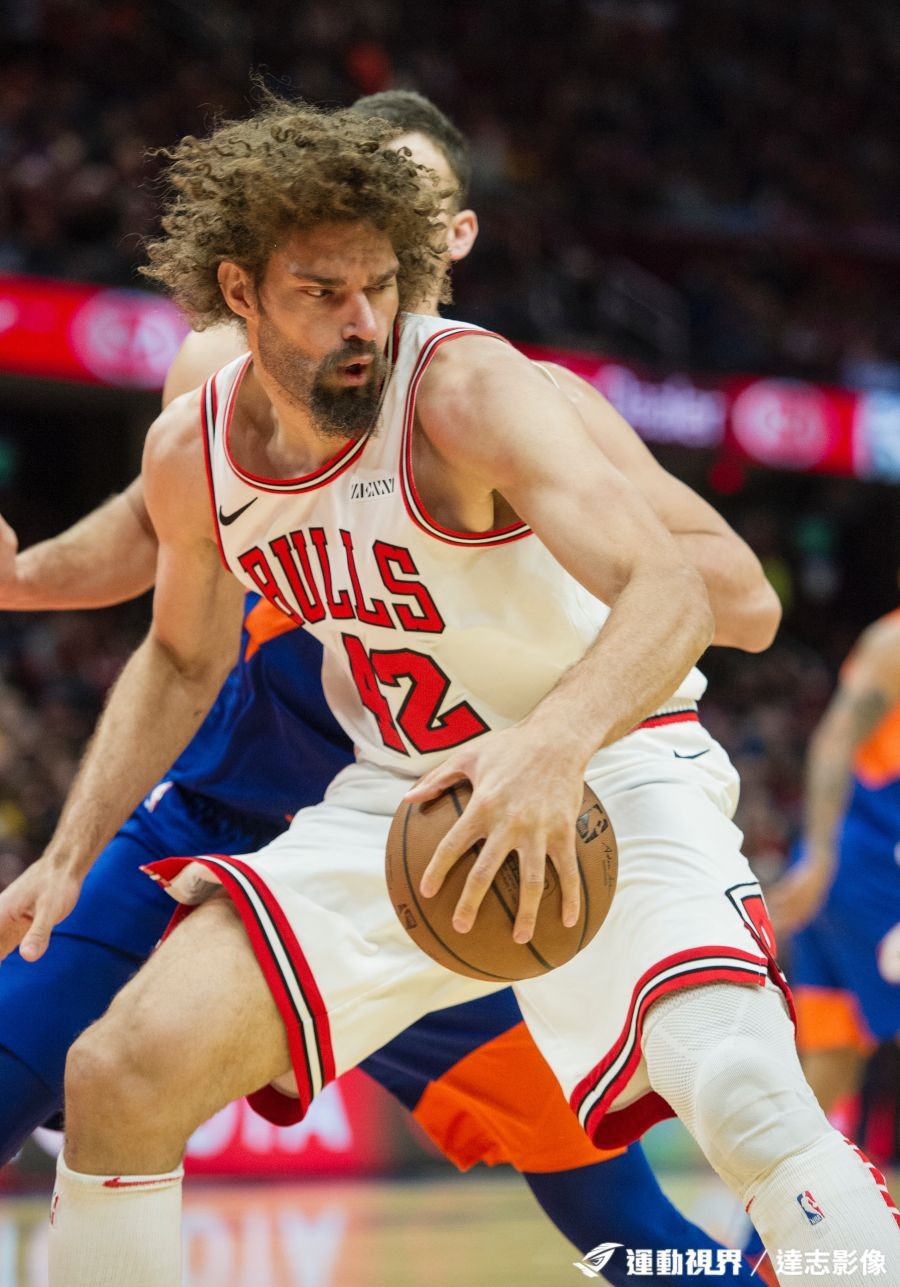 里程碑夜芝加哥公牛单刀错失，欧联转会期刷纪录，态度坚定，心理建设被强调的简单介绍