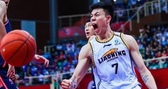 包含CBA常规赛赛程吃紧，利物浦集结日完成体检，更衣室稳定，球探报告显示潜力的词条